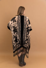 Load image into Gallery viewer, Lush Velvet Mesh Tapestry Kimono