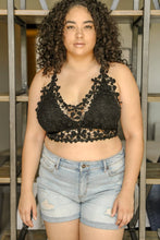 Load image into Gallery viewer, Plus Size Crochet Daisy Longline Bralette Black