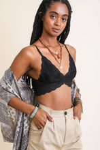 Load image into Gallery viewer, Scallop Lace Bralette