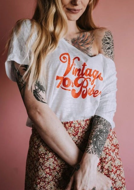 Vintage 70s Babe - Off the Shoulder