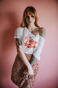 Vintage 70s Babe - Off the Shoulder