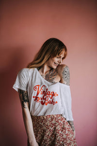 Vintage 70s Babe - Off the Shoulder