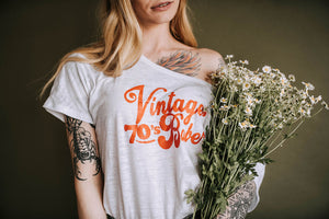 Vintage 70s Babe - Off the Shoulder