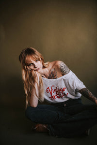 Vintage 70s Babe - Off the Shoulder