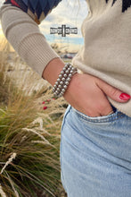 Load image into Gallery viewer, Pearl Desert Bracelet
