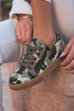 Load image into Gallery viewer, Camo Print Lace-up sneakers
