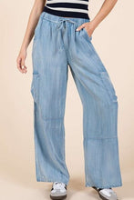 Load image into Gallery viewer, Mony Cargo Wide Leg Pants
