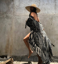 Load image into Gallery viewer, ClaudiaG B &amp; W Kimono
