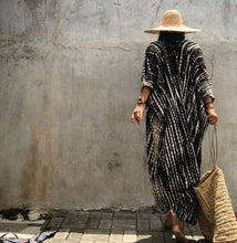 Load image into Gallery viewer, ClaudiaG B &amp; W Kimono
