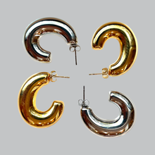 Load image into Gallery viewer, ClaudiaG Elongated Tamara Earrings
