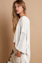 Load image into Gallery viewer, POL High-Low Contrast V-Neck Top
