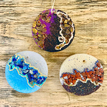 Load image into Gallery viewer, Circle Geode Car Freshie
