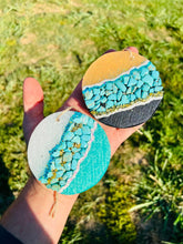 Load image into Gallery viewer, Circle Geode Car Freshie
