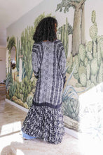 Load image into Gallery viewer, Paisley Free Flow Kimono
