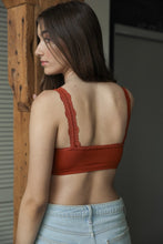 Load image into Gallery viewer, Seamless Lace Strap Bralette
