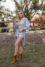 Load image into Gallery viewer, Spring Blossom Floral Kimono
