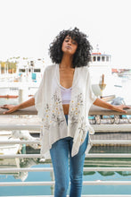 Load image into Gallery viewer, Summer Daisy Kimono
