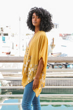 Load image into Gallery viewer, Summer Daisy Kimono
